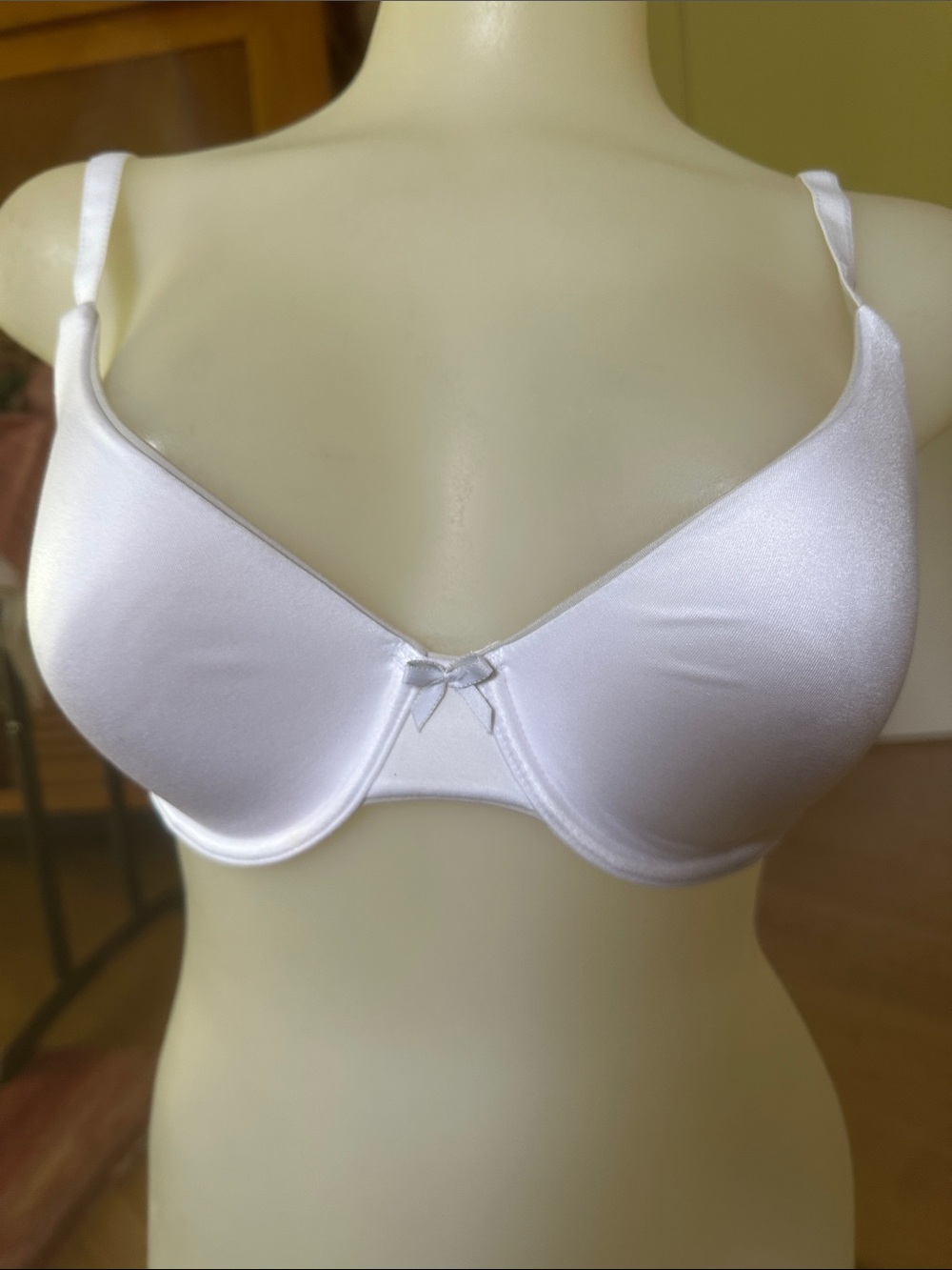 White Smooth T-Shirt Bra with Underwire Maidenform 36C